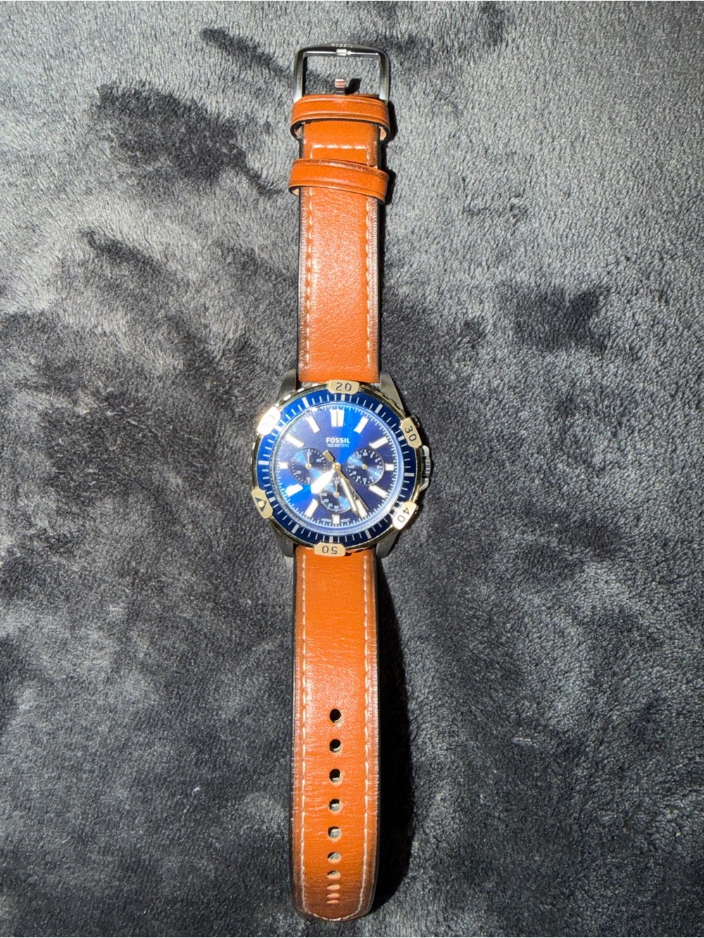 Fossil men’s watch blue dial with light brown strap (NEEDS BATTERY REPLACEMENT)